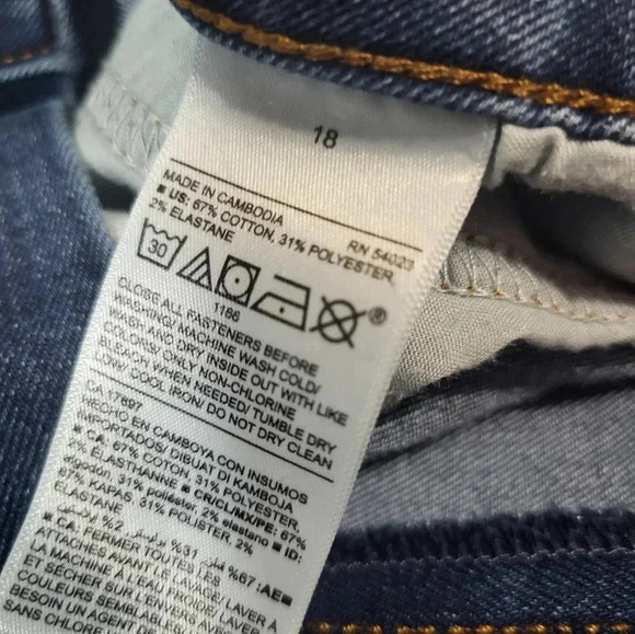 Old Navy Power Slim Straight Leg Jeans. - Picture 12 of 13